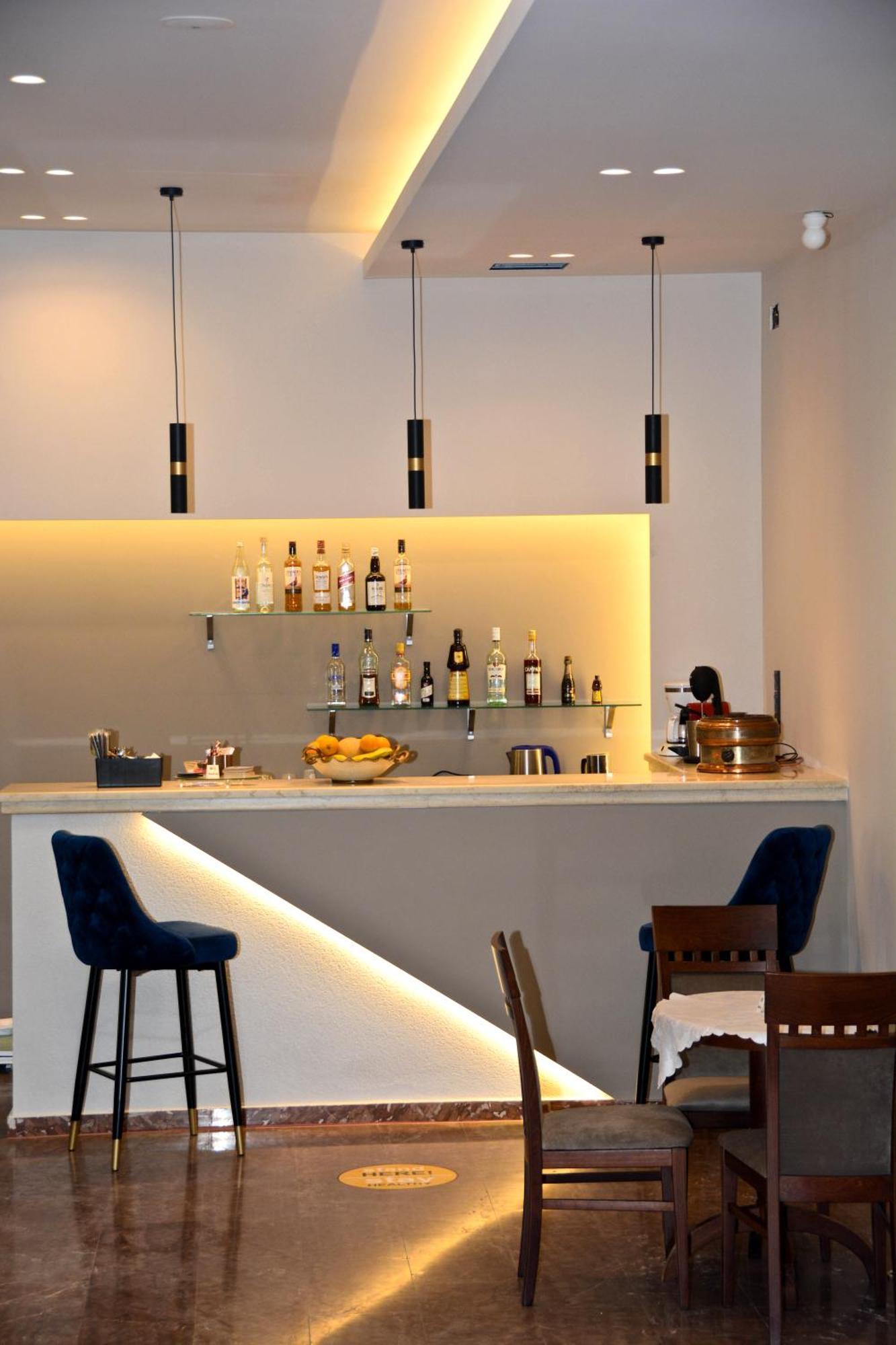 Hotel Marily Pyrgos  Bagian luar foto
