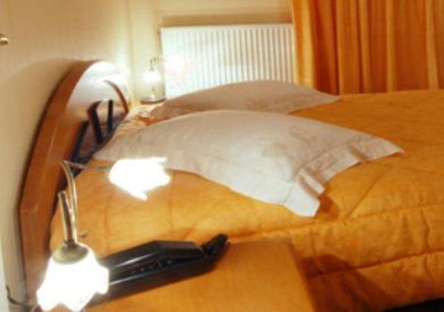Hotel Marily Pyrgos  Bagian luar foto